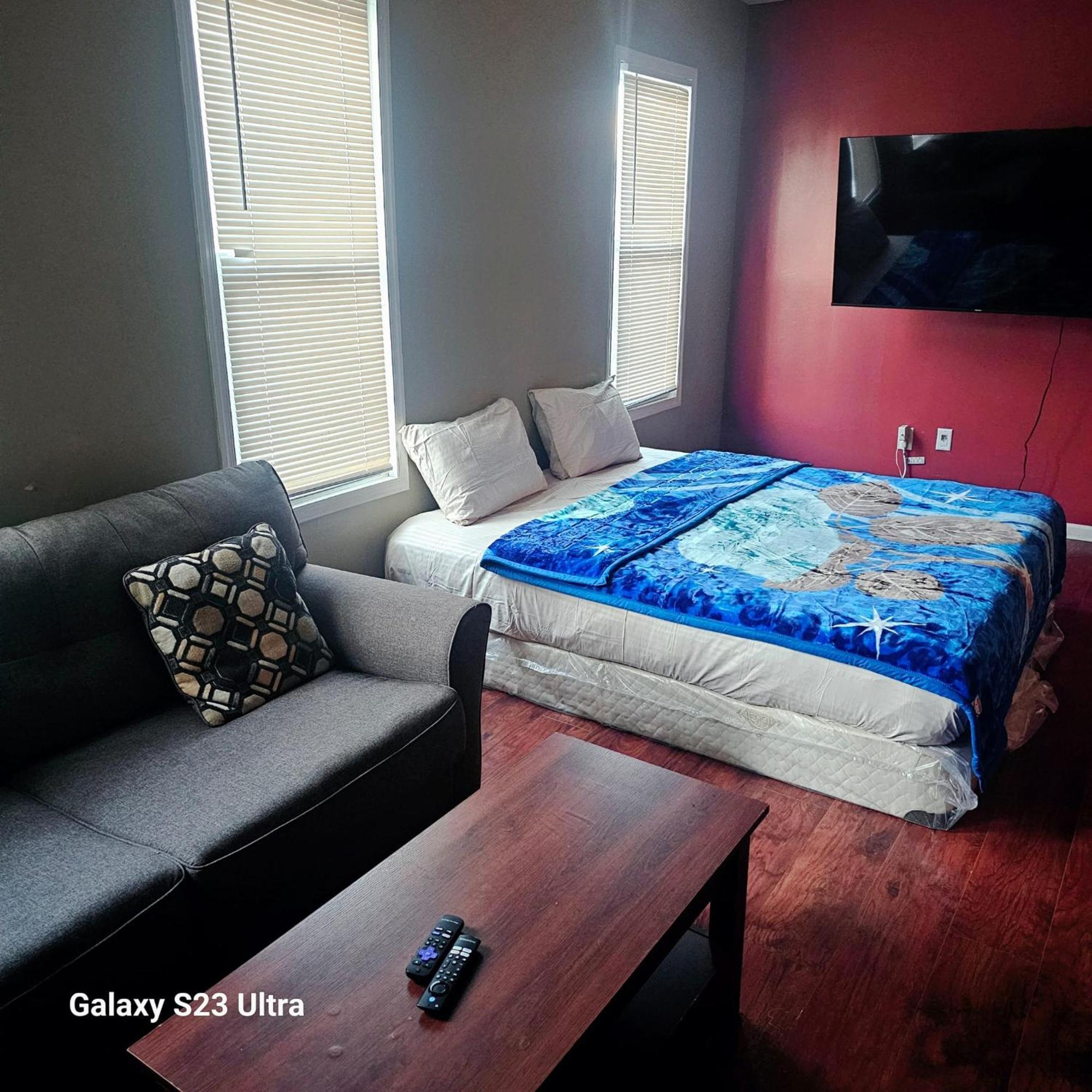 Divine Villa & Resorts Guest House - 283 Lehigh Ave 뉴어크 외부 사진
