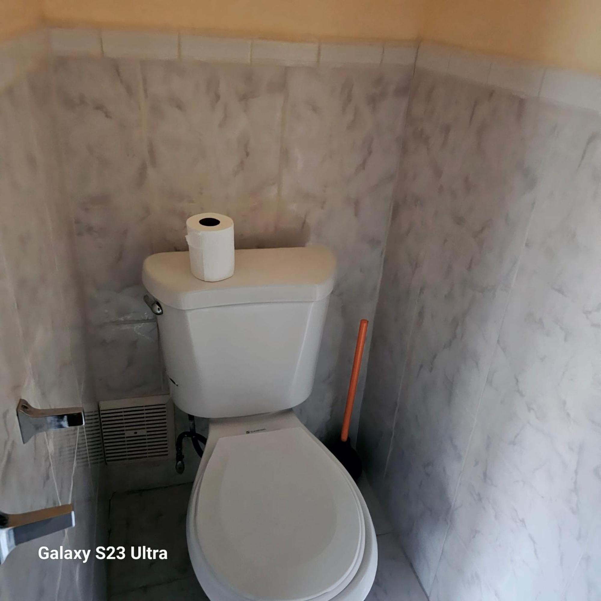 Divine Villa & Resorts Guest House - 283 Lehigh Ave 뉴어크 외부 사진