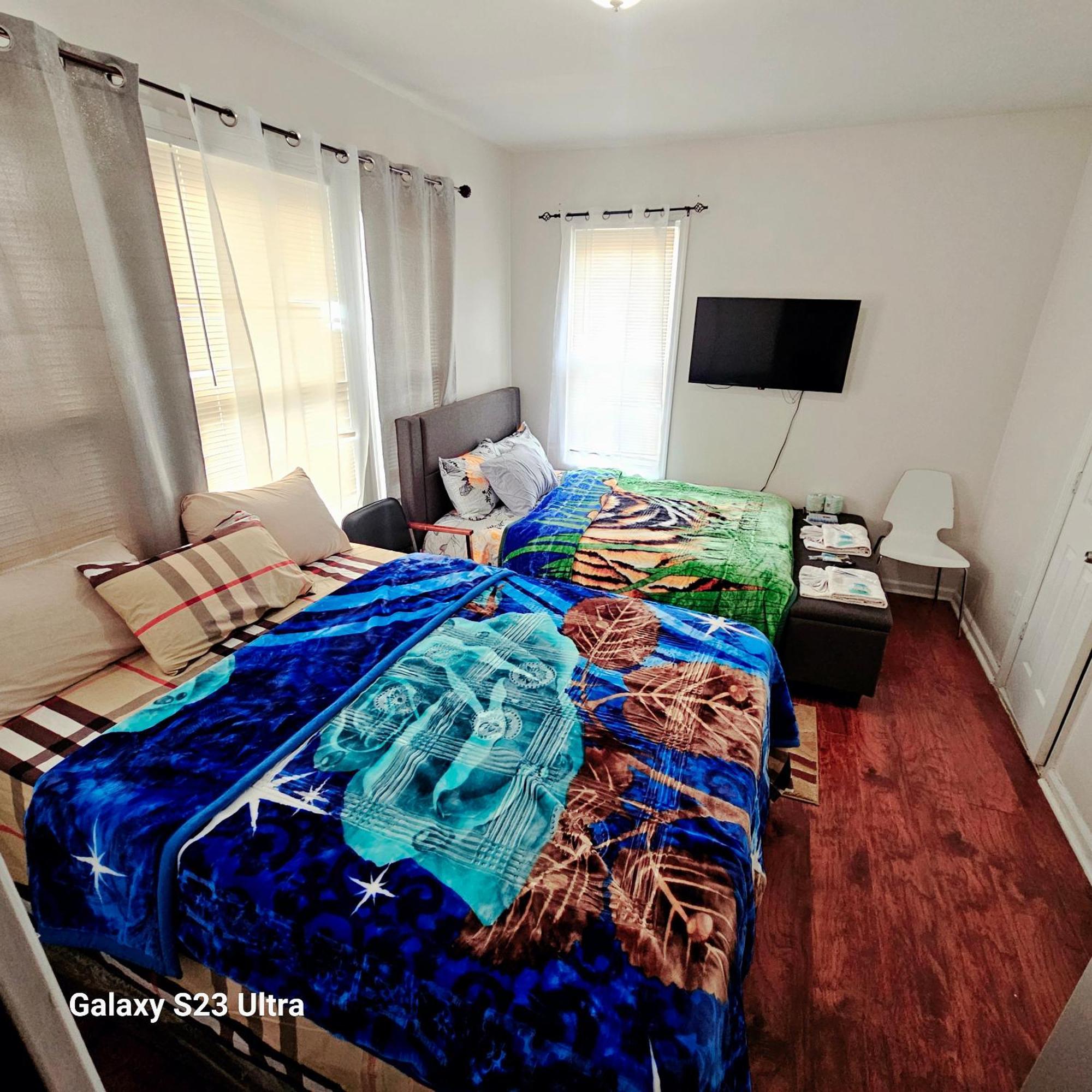 Divine Villa & Resorts Guest House - 283 Lehigh Ave 뉴어크 외부 사진