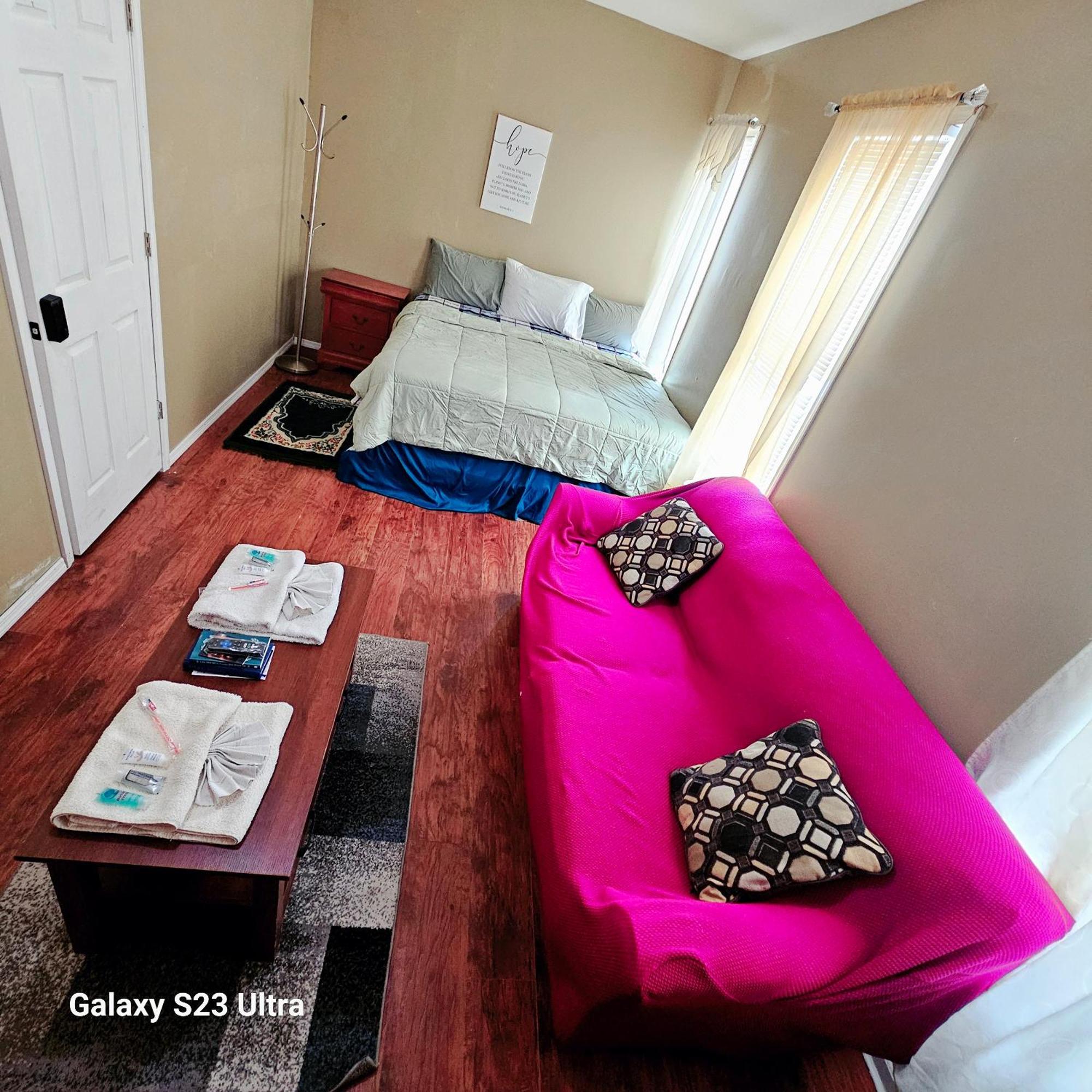 Divine Villa & Resorts Guest House - 283 Lehigh Ave 뉴어크 외부 사진